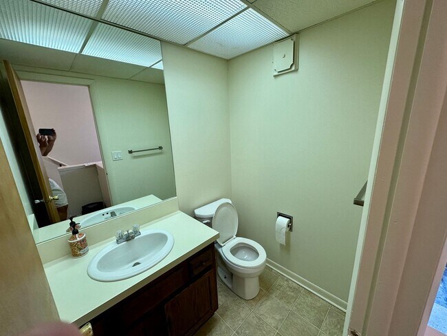 Foto del edificio - 9325 S Westnedge - Portage Duplex