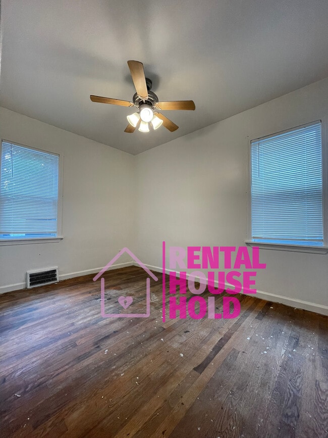 Foto del edificio - 20060 Hickory St