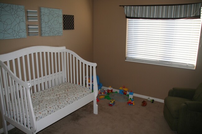 Foto del edificio - 4 Bed/3 Bath by Geneva Rd in Provo