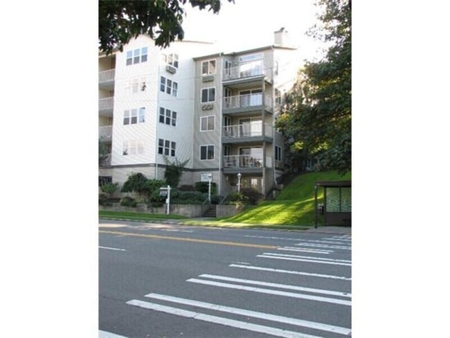 Photo - 965 W Nickerson St Apartment