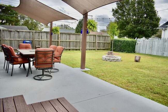 Foto del edificio - Updated 3 bedroom home in Norfolk
