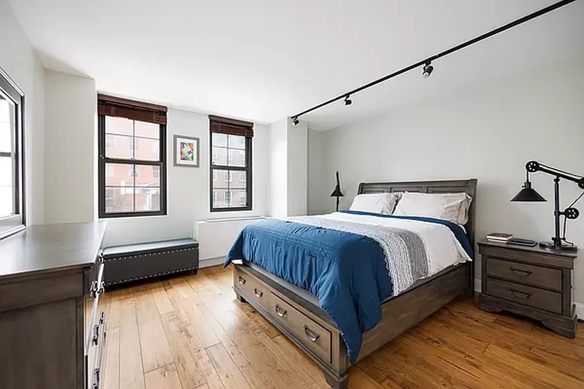 Primary Photo - 222 W 14th St