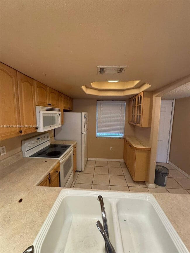 Foto del edificio - 5040 Terrace Palms Cir