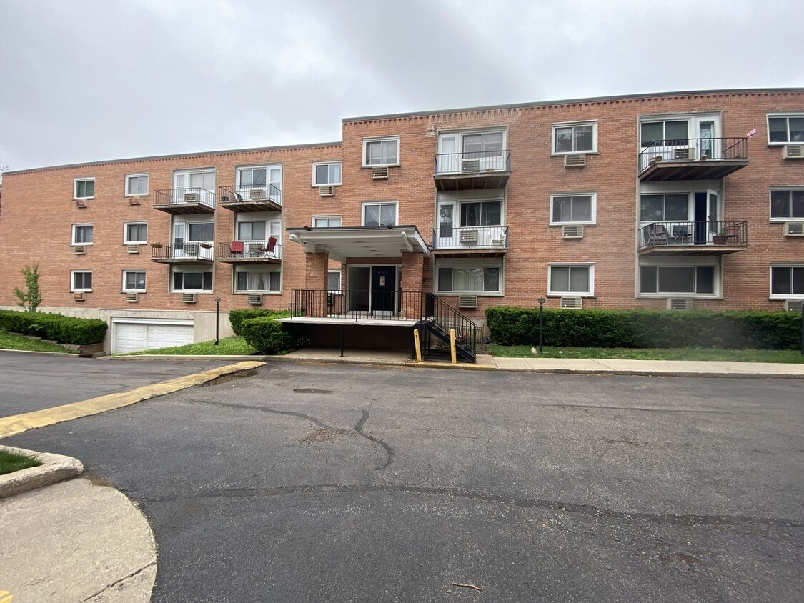 8541 Lotus Ave Unit 911, Skokie, IL 60077 - Room for Rent in Skokie, IL ...