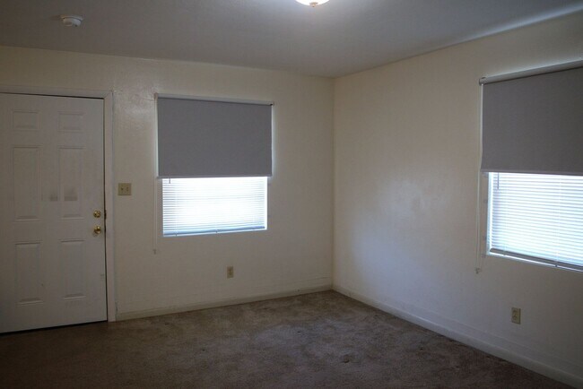 Foto del edificio - 207 Highview Ave