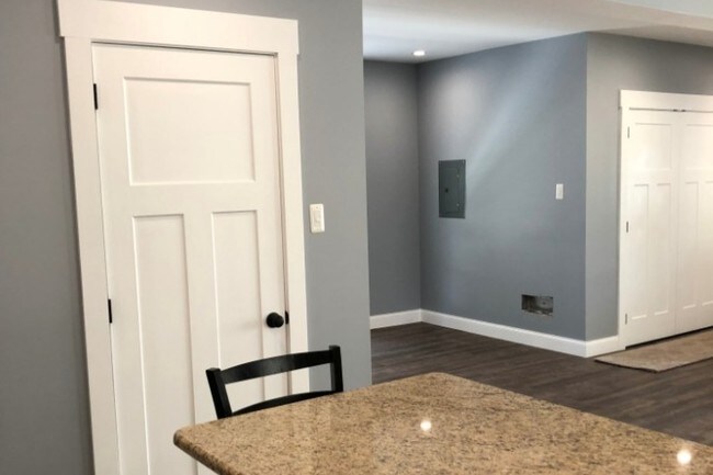 Kitchen - 30 Waterloo Ave