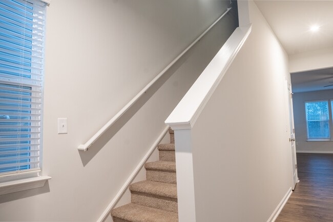 Building Photo - 133 Gervais Cir