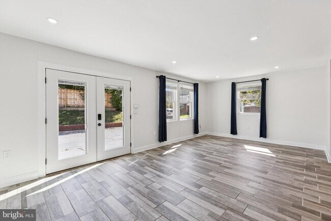 Foto del edificio - 7435 8th St NW