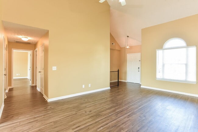 Building Photo - 1108 Harmony Ln