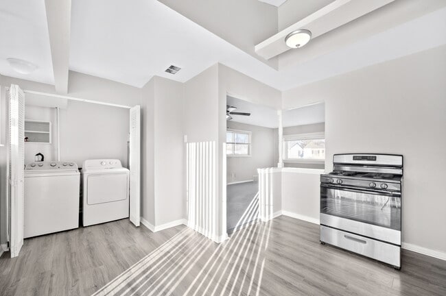 Building Photo - 25163 Wiseman St