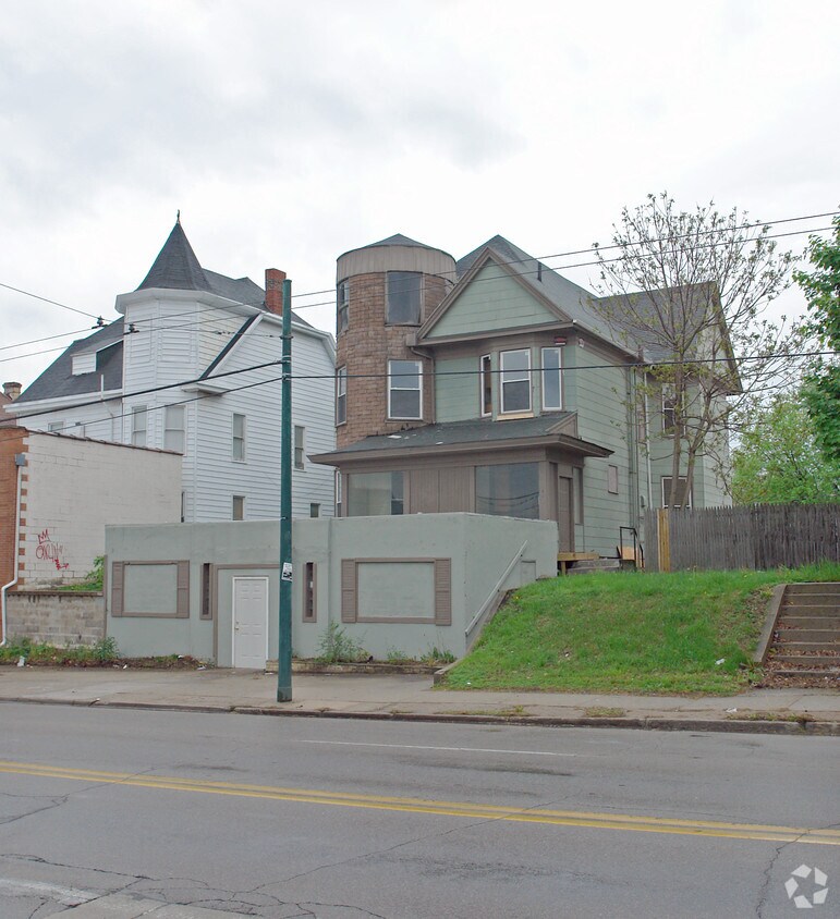 Building Photo - 1141 N Main St