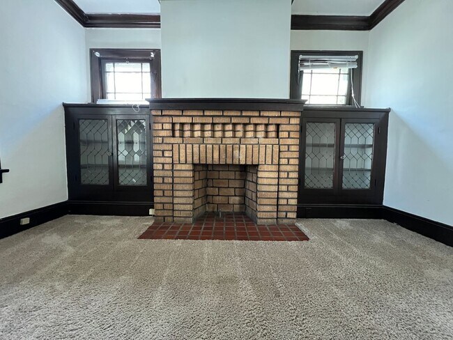 Building Photo - 2196 Lewis Dr