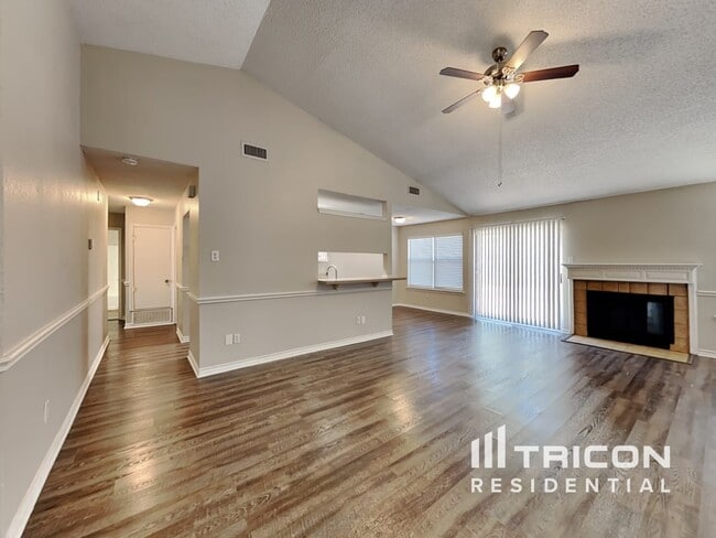 Building Photo - 1807 Wallingford Dr