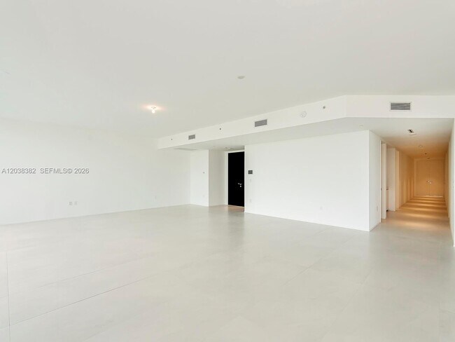 Foto del edificio - 1000 Biscayne Blvd