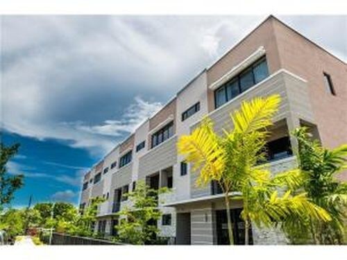 Foto del edificio - 825 NE 17th Ter