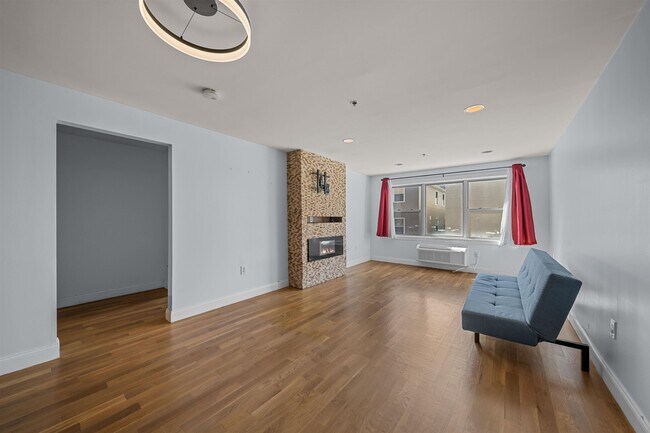 Foto del edificio - 5711 Jefferson St