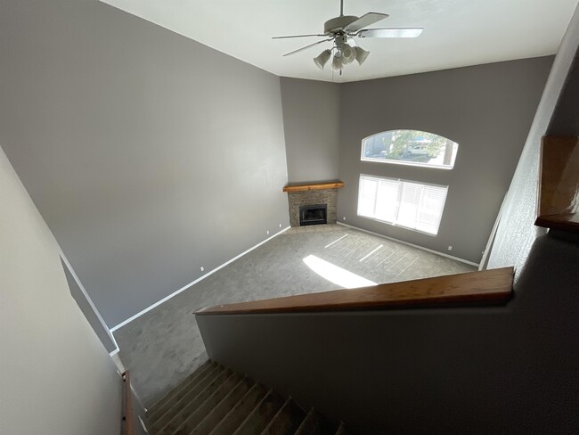 Building Photo - 2125 S Linmar Ct