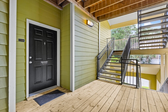 Building Photo - 2208 Walden Park Dr