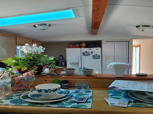 Building Photo - Keego Harbor Mobile Home