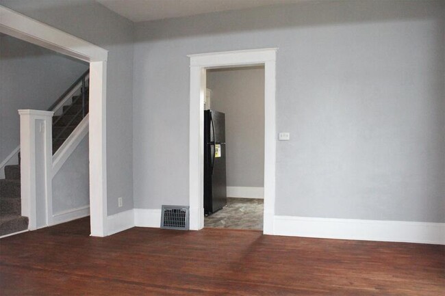 Building Photo - 1725 D Ave NE