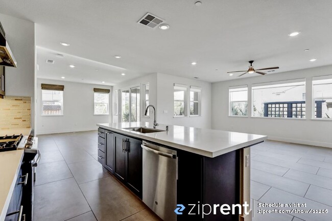 Building Photo - 7150 Kirigin Way