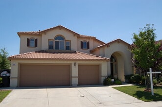 Building Photo - 1888 Monterey Pines Dr