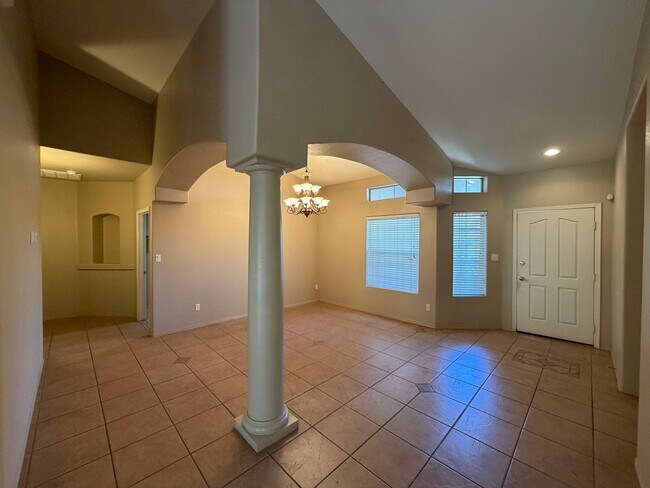 Foto del edificio - 3 BEDROOM HOME IN FALLS RANCH!