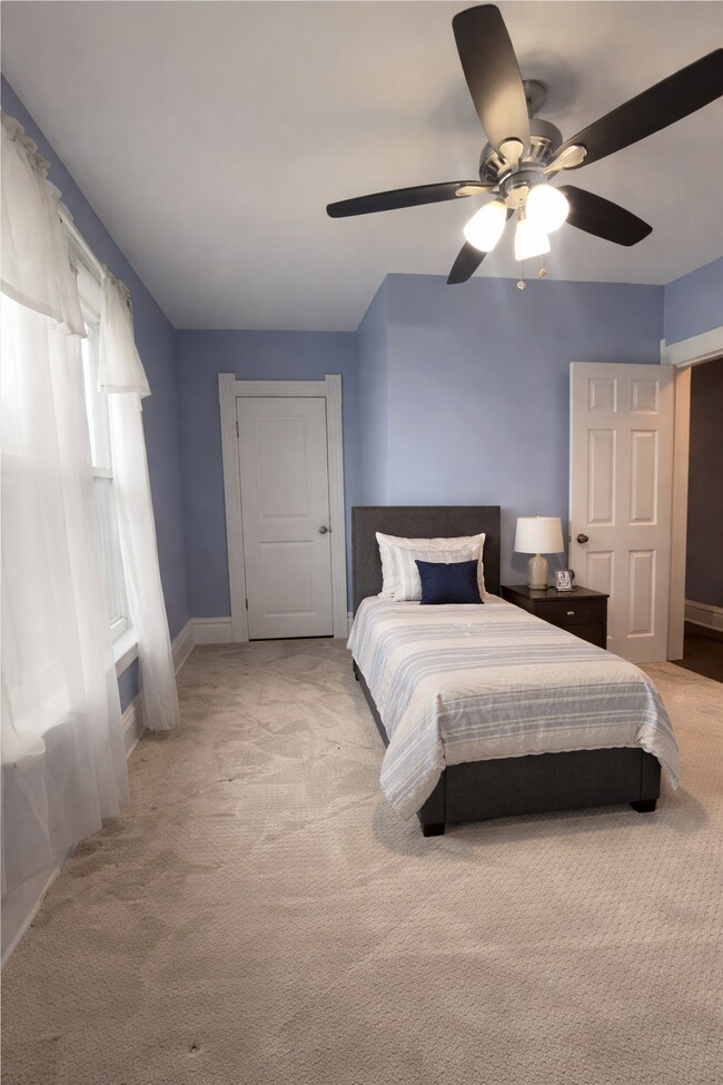 Foto del edificio - 523 Tracy Ave