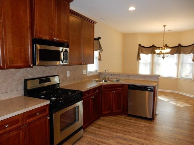 Building Photo - 450 Evans Mill Dr