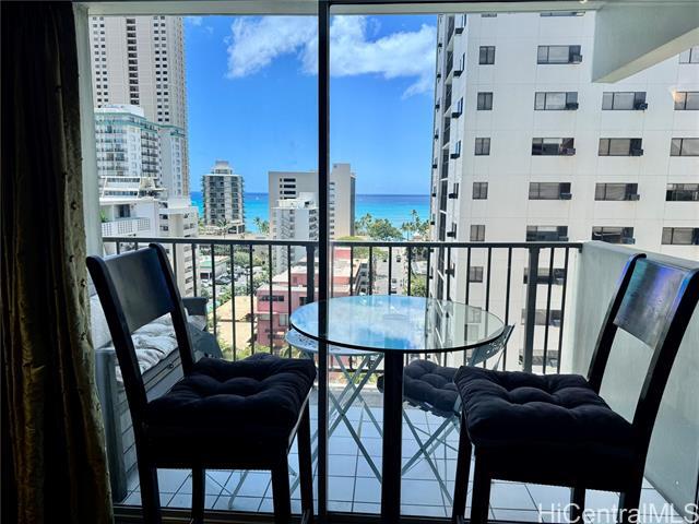 Foto del edificio - 2440 Kuhio Ave.
