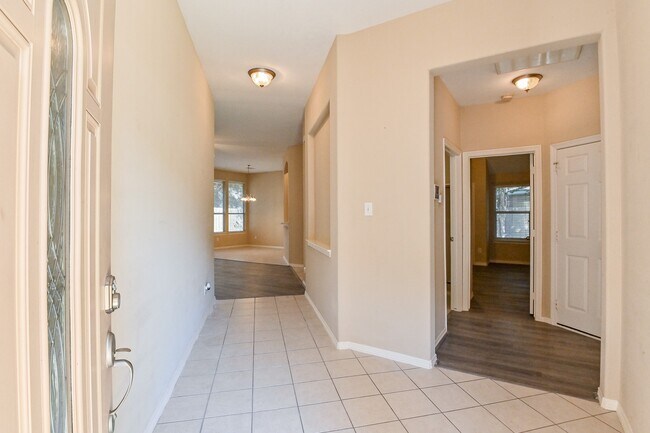 Building Photo - 719 Levi Bend