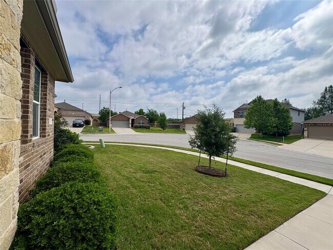 Foto del edificio - 9200 Margaret Jewel Ln