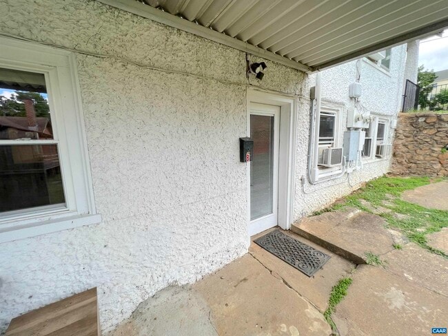 Building Photo - 105 Shamrock Rd