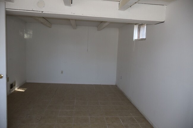 Building Photo - 2306 Tremaine Dr