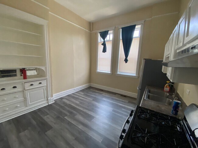 Foto del edificio - 3542 W 24th St