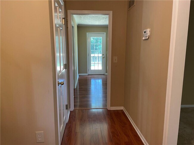 Foto del edificio - 1397 Brookcliff Dr