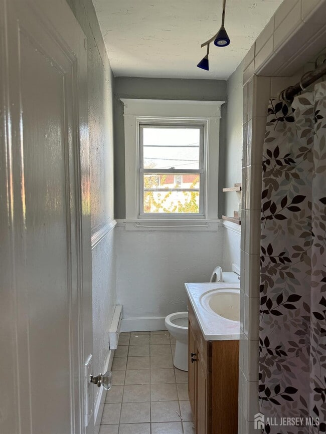 Building Photo - 312 N 3rd Ave