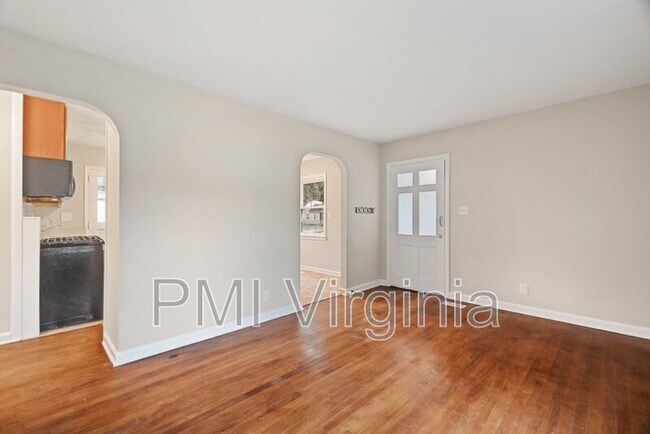 Foto del edificio - 7730 Ruthven Rd