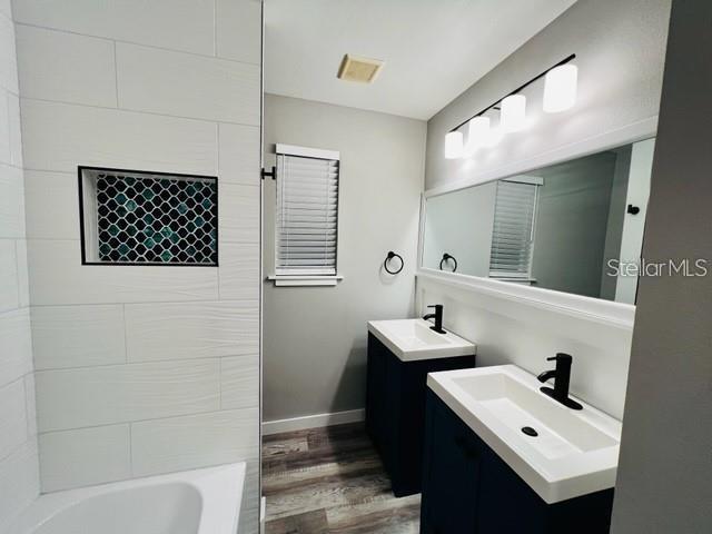 Foto del edificio - 2711 Dach Ave