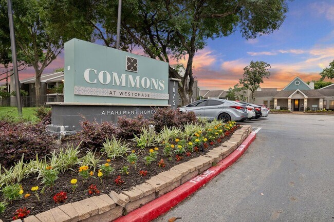 Foto del edificio - 10751 Meadowglen Ln