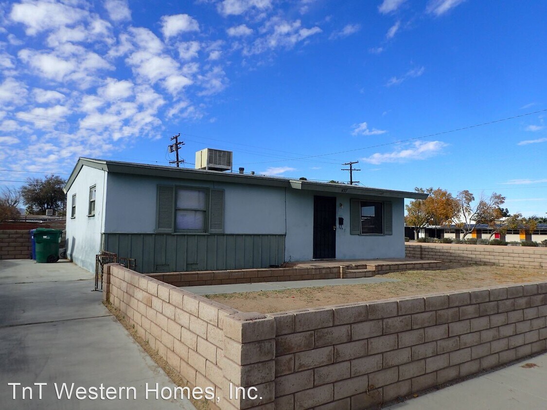 2 br, 1 bath House 437 N Florence St House Rental in Ridgecrest, CA