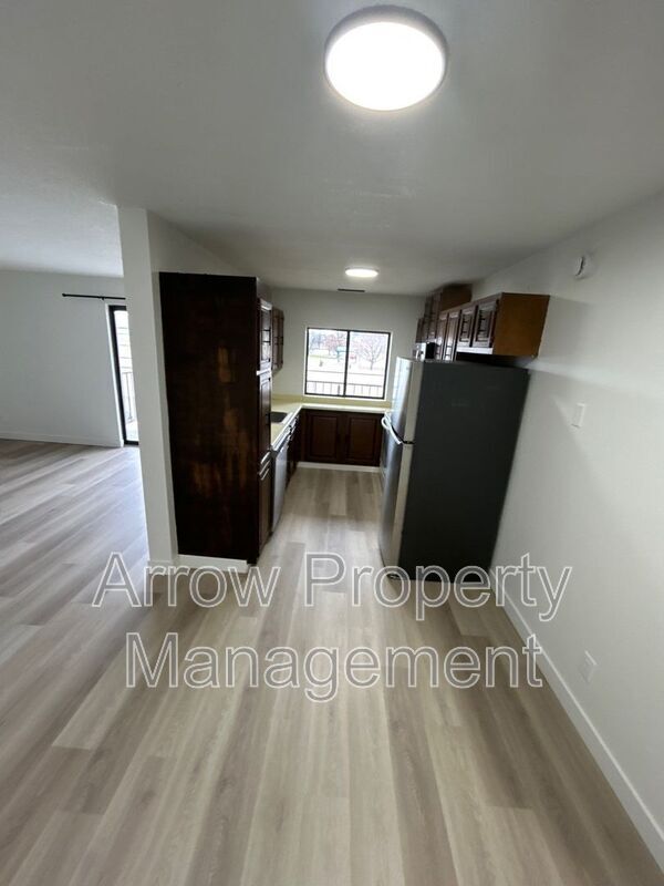 Building Photo - 201 E Arbor Ave