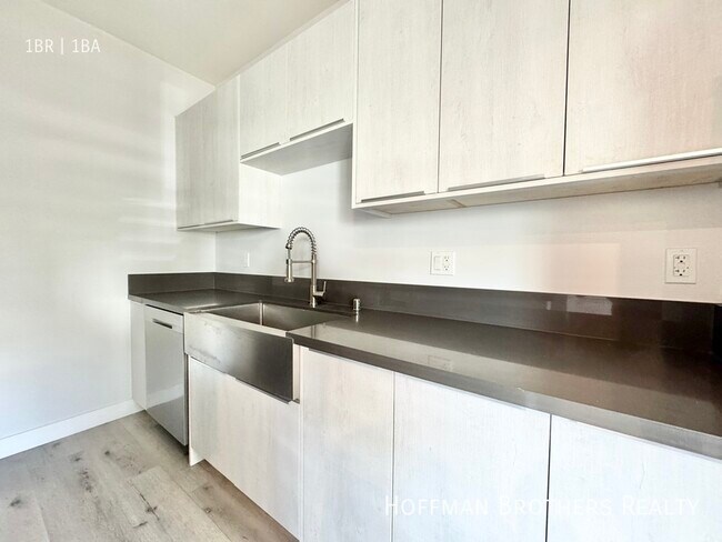 Foto del edificio - 141 N Swall Dr
