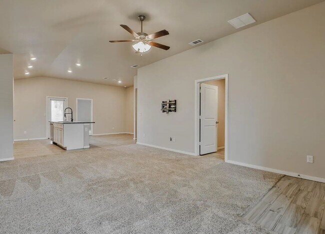 Foto del edificio - Beautiful brick home in Upland Crossing!