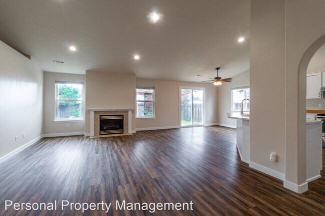 Foto del edificio - 3 br, 2 bath House - 15905 NE 89th St