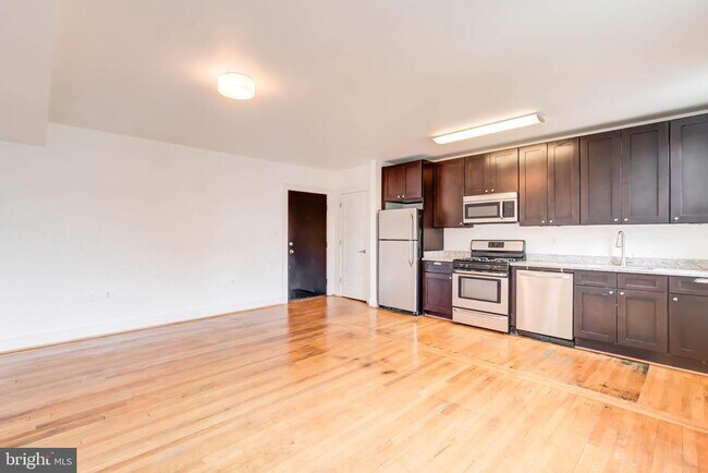 Foto del edificio - 1575 Spring Pl NW