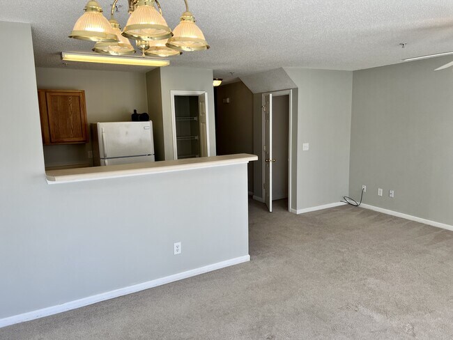 Foto del edificio - 280 Swaying Pine Ct