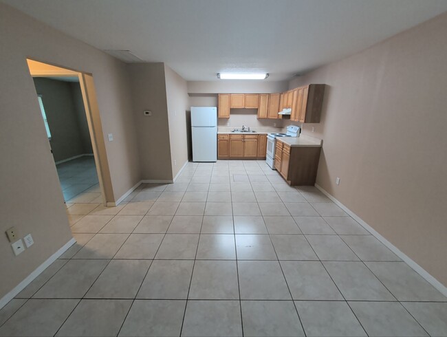 Building Photo - 2560 E Constance Ct