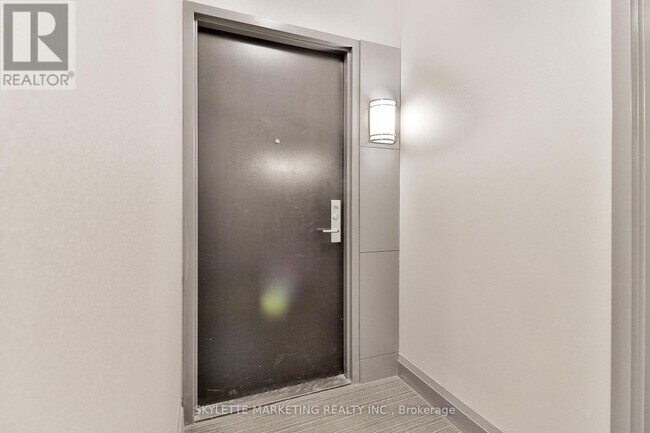 Photo du bâtiment - 8110-8110 Birchmount Rd