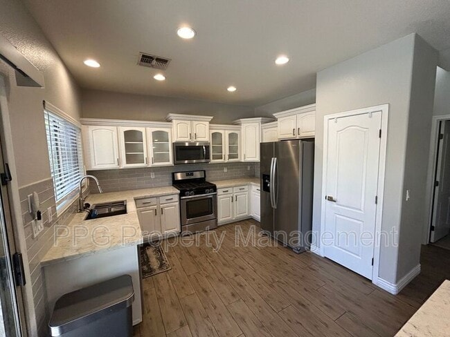 Building Photo - 4121 N Dania Ct
